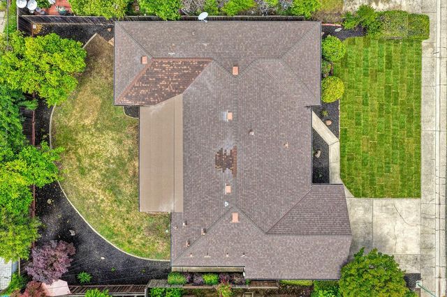 5716 Lonsdale Dr, Sacramento, CA 95822