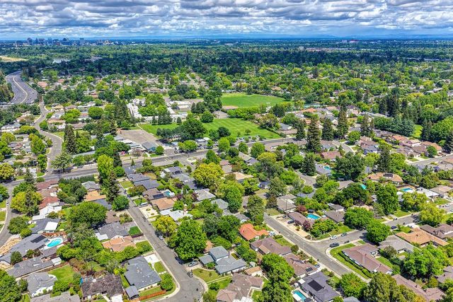 5716 Lonsdale Dr, Sacramento, CA 95822