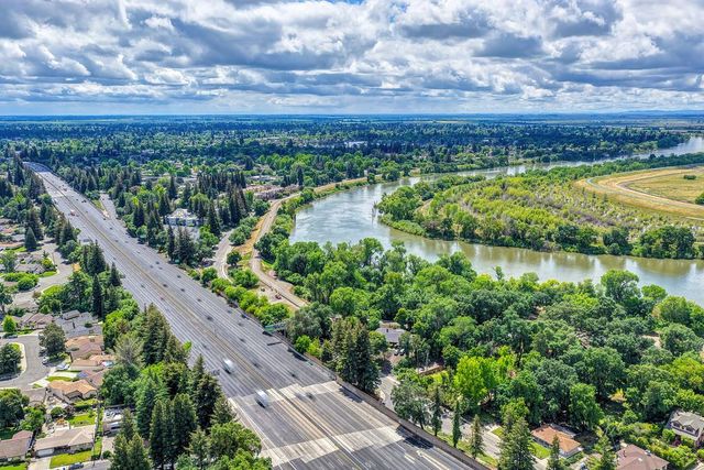 5716 Lonsdale Dr, Sacramento, CA 95822