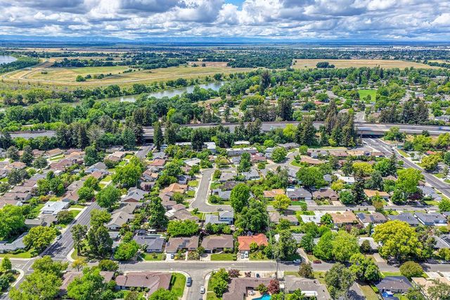 5716 Lonsdale Dr, Sacramento, CA 95822