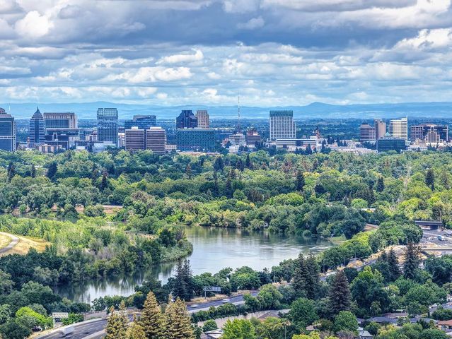 5716 Lonsdale Dr, Sacramento, CA 95822