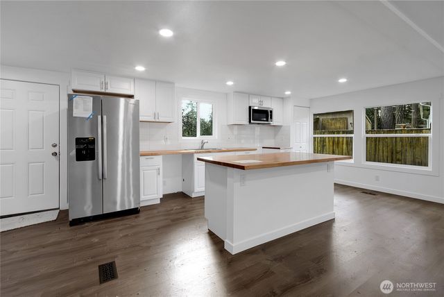 60 E Balbriggan Road, Shelton, WA 98584