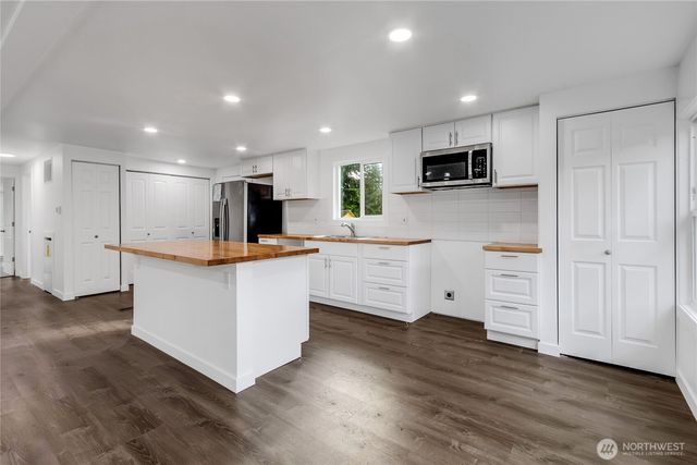 60 E Balbriggan Road, Shelton, WA 98584