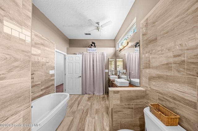 1044 Harbor Pines Drive, Merritt Island, FL 32952