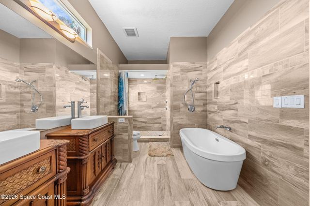 1044 Harbor Pines Drive, Merritt Island, FL 32952