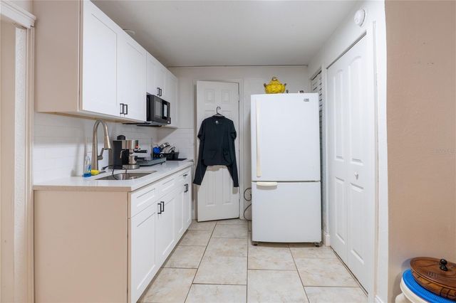 8819 W BROAD STREET, Tampa, FL 33615