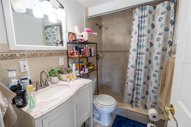 8819 W BROAD STREET, Tampa, FL 33615