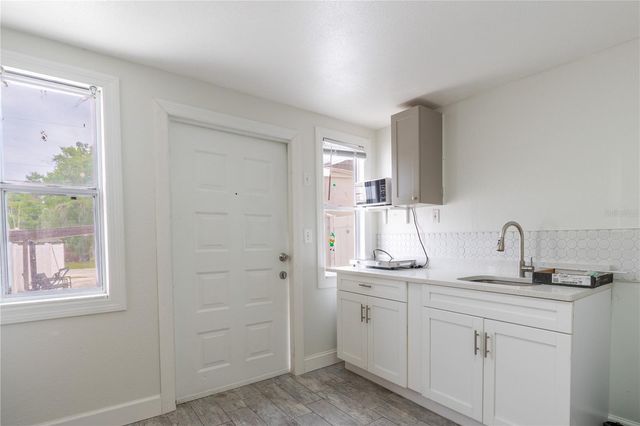 8819 W BROAD STREET, Tampa, FL 33615