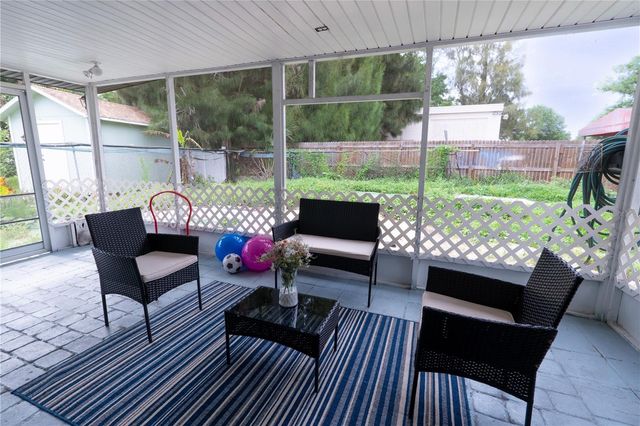 8819 W BROAD STREET, Tampa, FL 33615