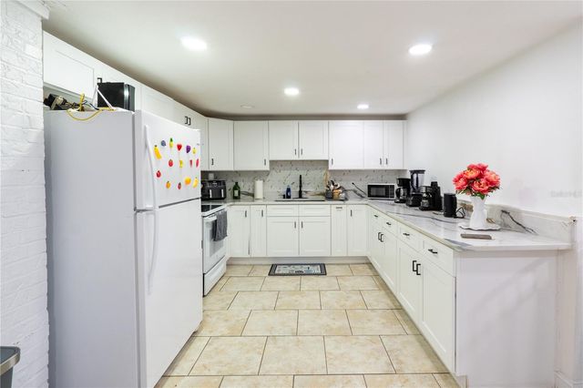 8819 W BROAD STREET, Tampa, FL 33615