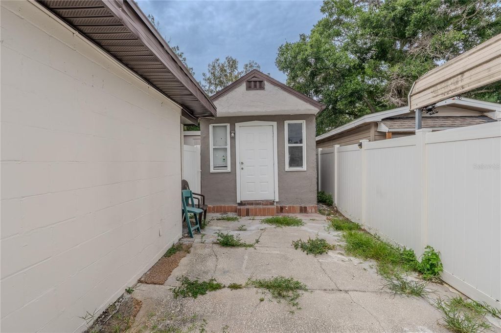Image 20 of property listing at 8819 W BROAD STREET, Tampa, FL 33615