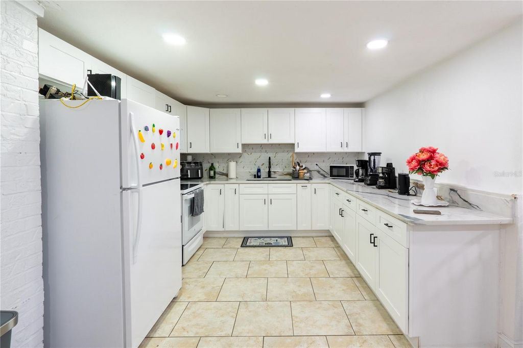 Image 5 of property listing at 8819 W BROAD STREET, Tampa, FL 33615