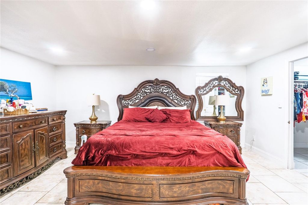 Image 7 of property listing at 8819 W BROAD STREET, Tampa, FL 33615