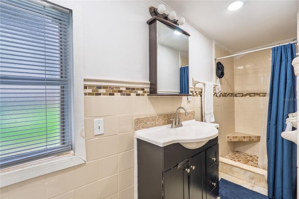 Image 10 of property listing at 8819 W BROAD STREET, Tampa, FL 33615