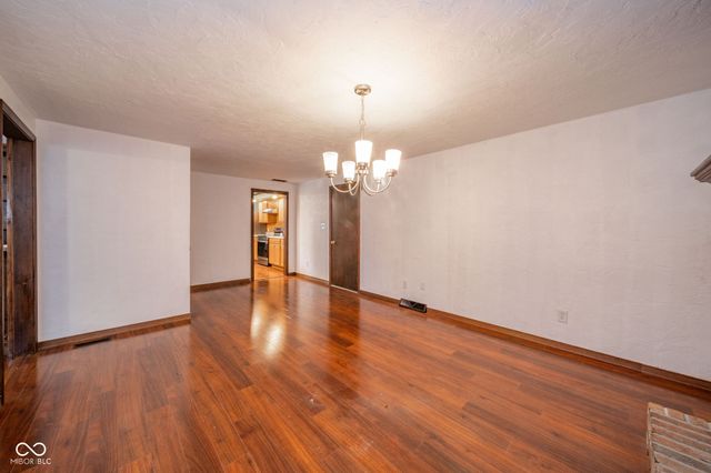 1411 Whisperwood Way, Anderson, IN 46012