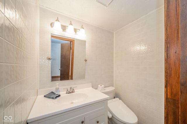 1411 Whisperwood Way, Anderson, IN 46012