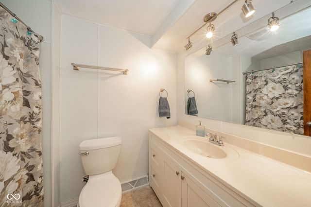 1411 Whisperwood Way, Anderson, IN 46012