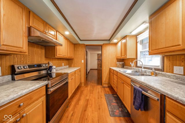 1411 Whisperwood Way, Anderson, IN 46012