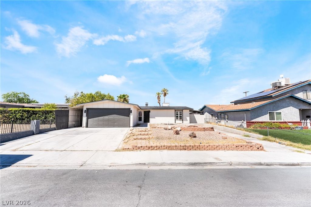 6504 Dinning Avenue, Las Vegas, NV 89107 — exterior
