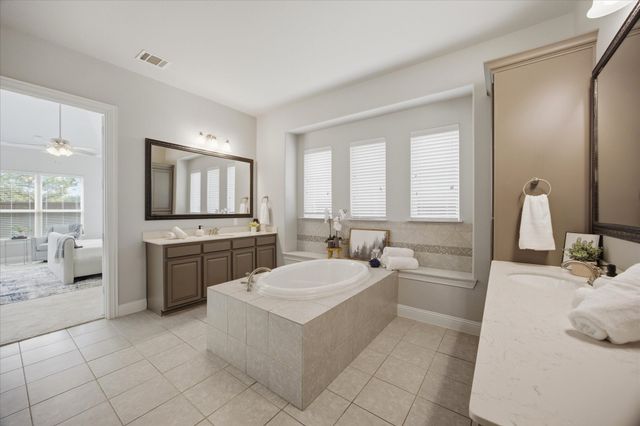 121 Oakwood Lane, Hickory Creek, TX 75065