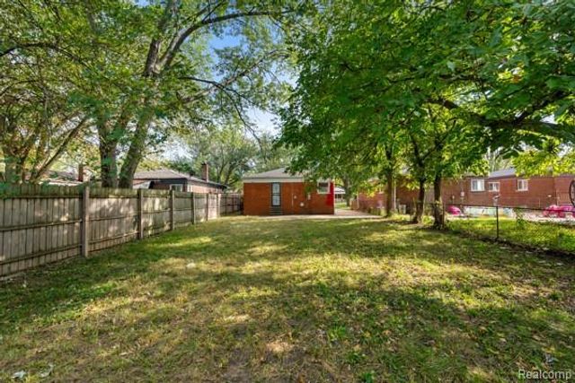 30030 Glenwood Street, Inkster, MI 48141