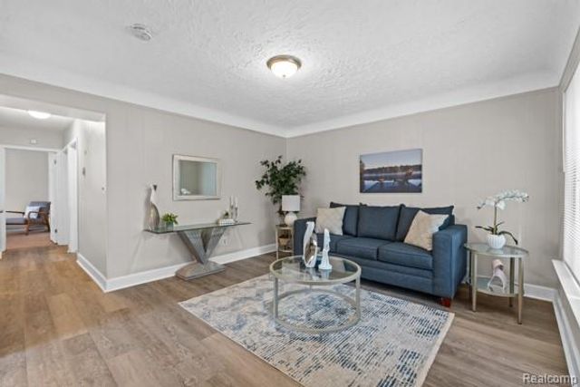 30030 Glenwood Street, Inkster, MI 48141