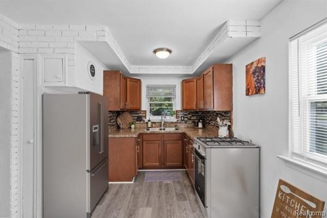 30030 Glenwood Street, Inkster, MI 48141