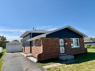 931 Miller Place, Phoenix, IL 60426