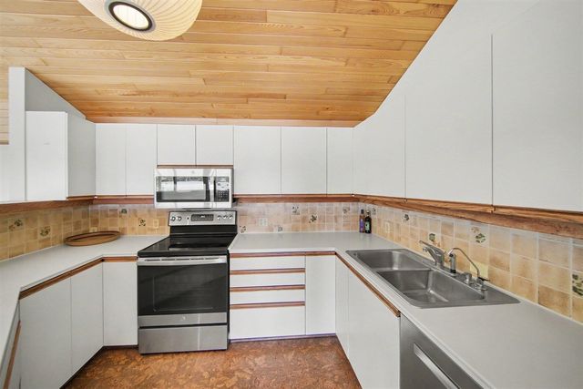 7816 Stonehedge Valley Drive, Gregory, MI 48137