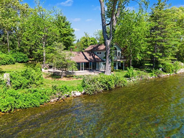 7816 Stonehedge Valley Drive, Gregory, MI 48137