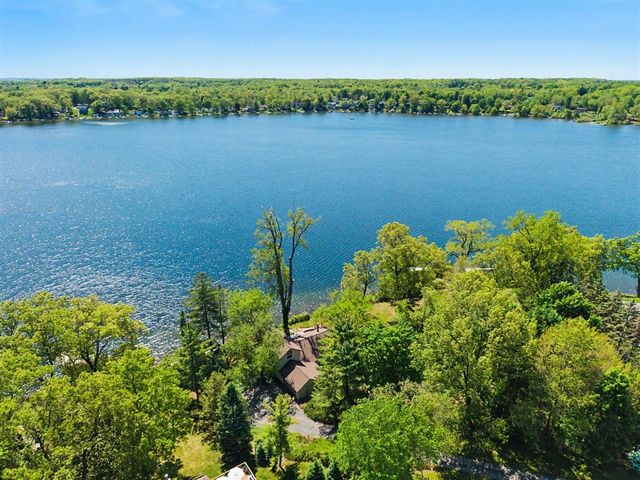 7816 Stonehedge Valley Drive, Gregory, MI 48137