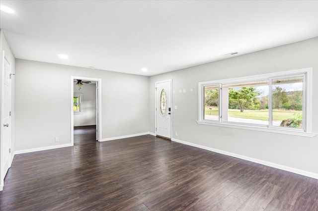 1062 Pleasant Hill Rd, Sparta, TN 38583