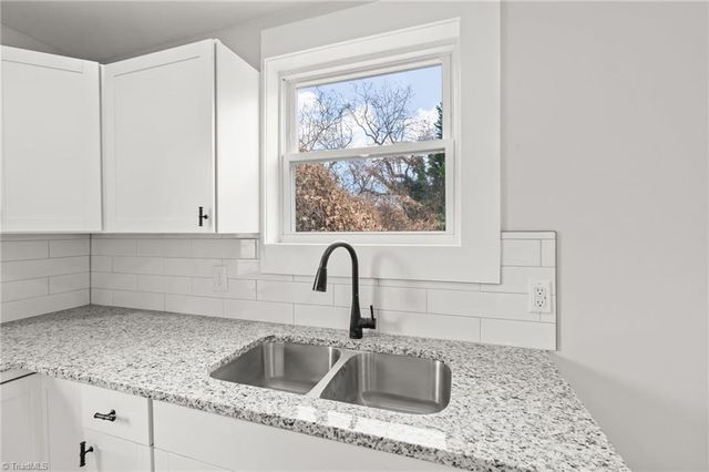 511 N Dunleith Avenue, Winston-salem, NC 27101