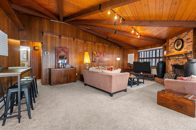 11247 Colony, Pinckney, MI 48169