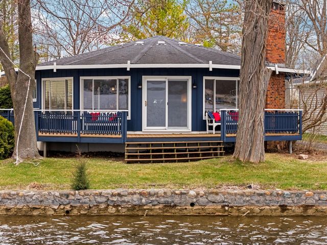 11247 Colony, Pinckney, MI 48169
