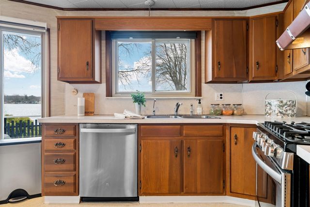11247 Colony, Pinckney, MI 48169
