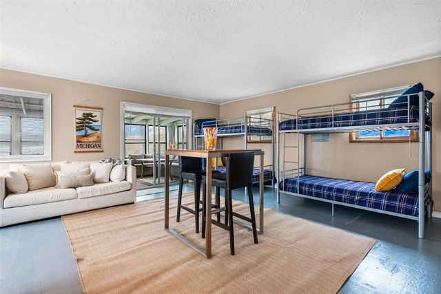 11247 Colony, Pinckney, MI 48169