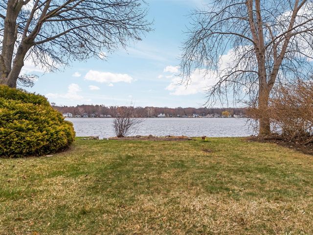 11247 Colony, Pinckney, MI 48169