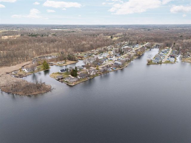 11247 Colony, Pinckney, MI 48169
