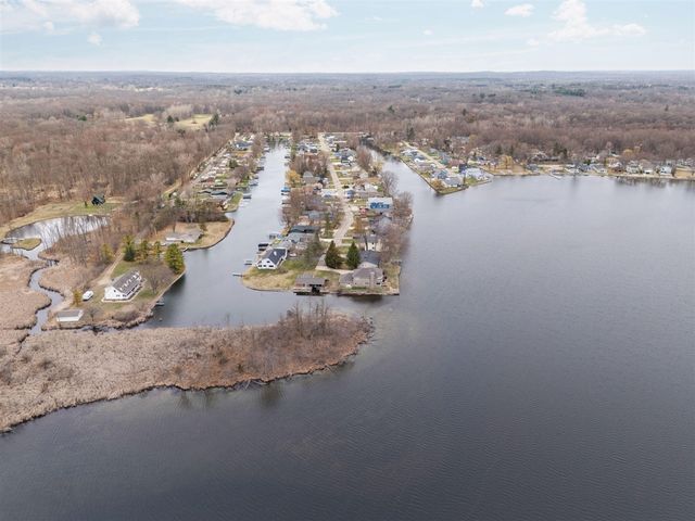 11247 Colony, Pinckney, MI 48169