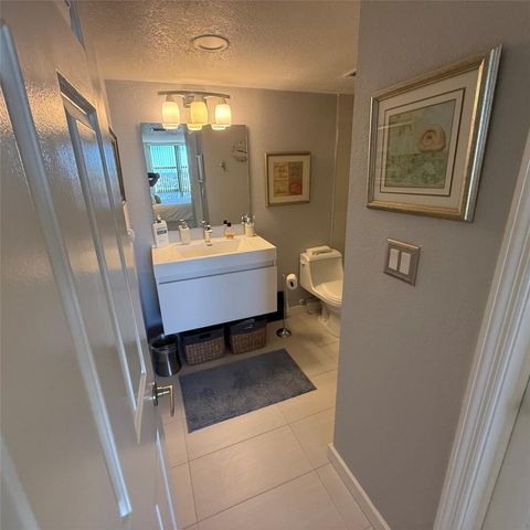 3031 N Ocean Boulevard 807, Fort Lauderdale, FL 33308