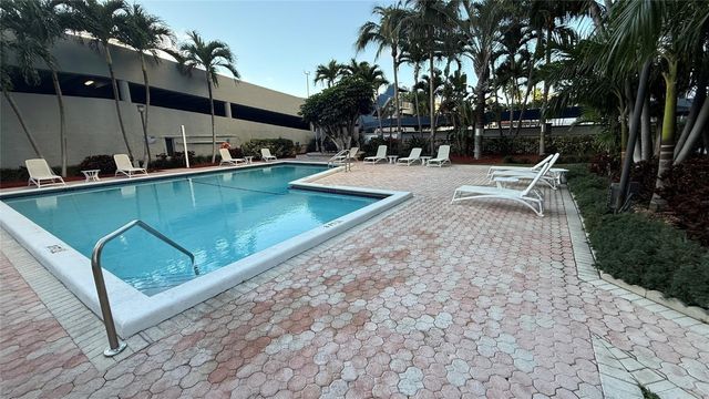 3031 N Ocean Boulevard 807, Fort Lauderdale, FL 33308