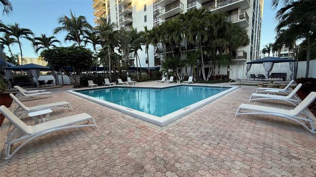 3031 N Ocean Boulevard 807, Fort Lauderdale, FL 33308