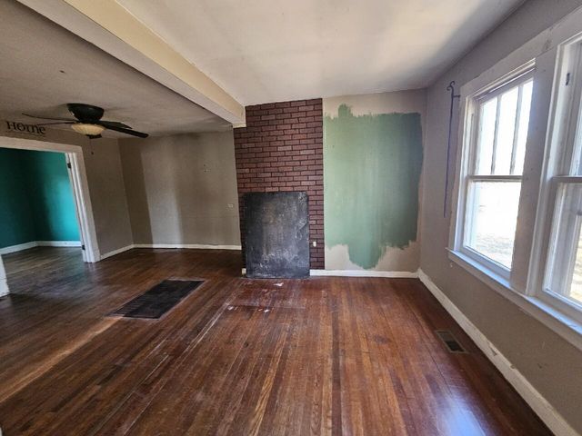 3793 SMITH MOUNTAIN LAKE PKWY, Huddleston, VA 24104