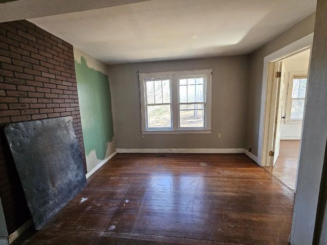 3793 SMITH MOUNTAIN LAKE PKWY, Huddleston, VA 24104