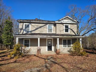 3793 SMITH MOUNTAIN LAKE PKWY, Huddleston, VA 24104