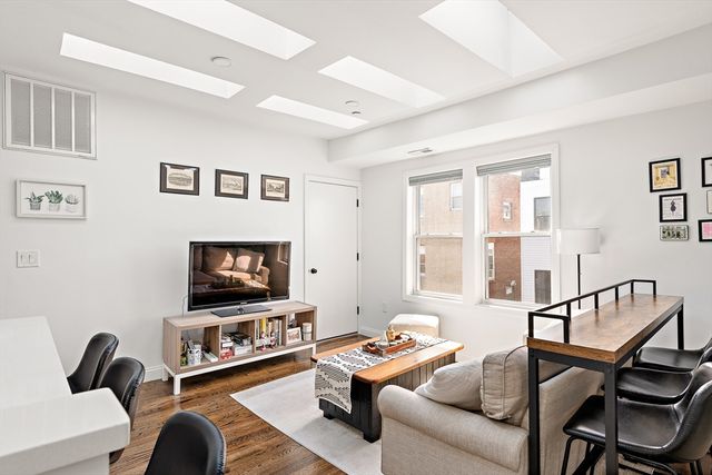 51 Havre St 3, Boston, MA 02128