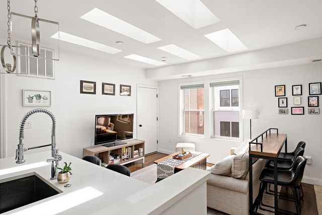 51 Havre St 3, Boston, MA 02128