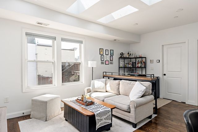 51 Havre St 3, Boston, MA 02128