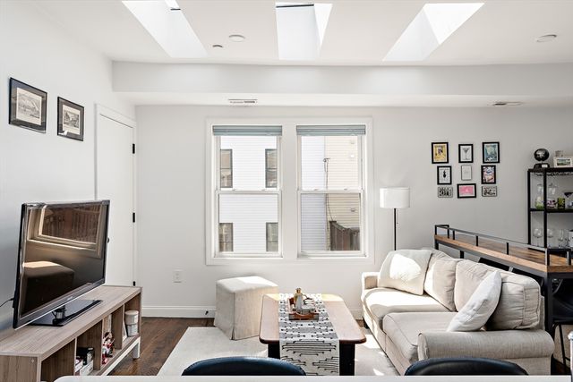 51 Havre St 3, Boston, MA 02128